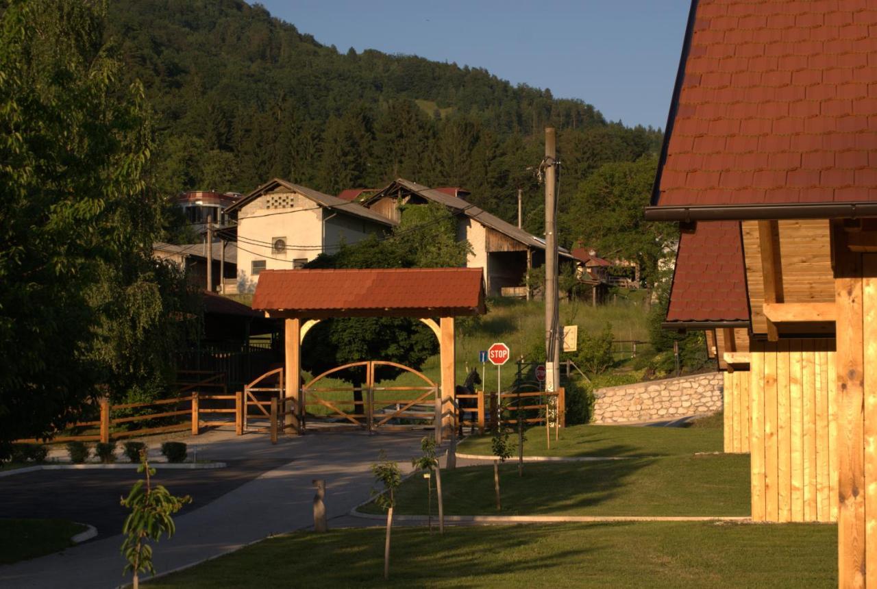 Martinova Izba - Family Bungalows Laško Eksteriør billede