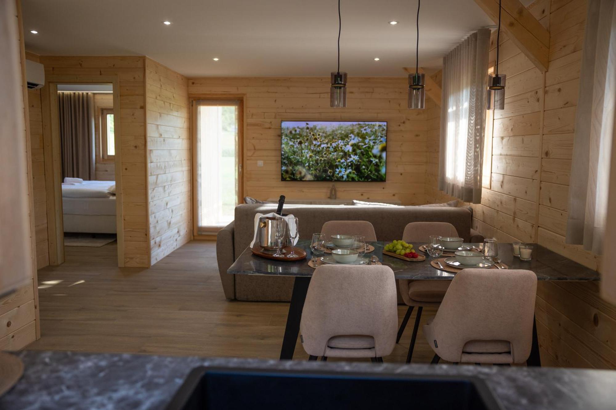 Martinova Izba - Family Bungalows Laško Eksteriør billede
