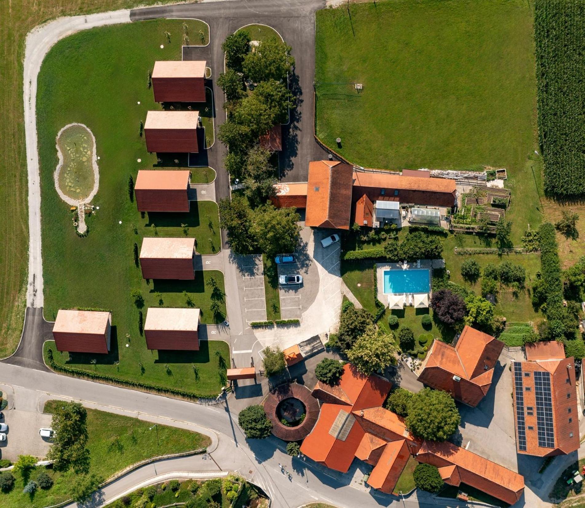 Martinova Izba - Family Bungalows Laško Eksteriør billede